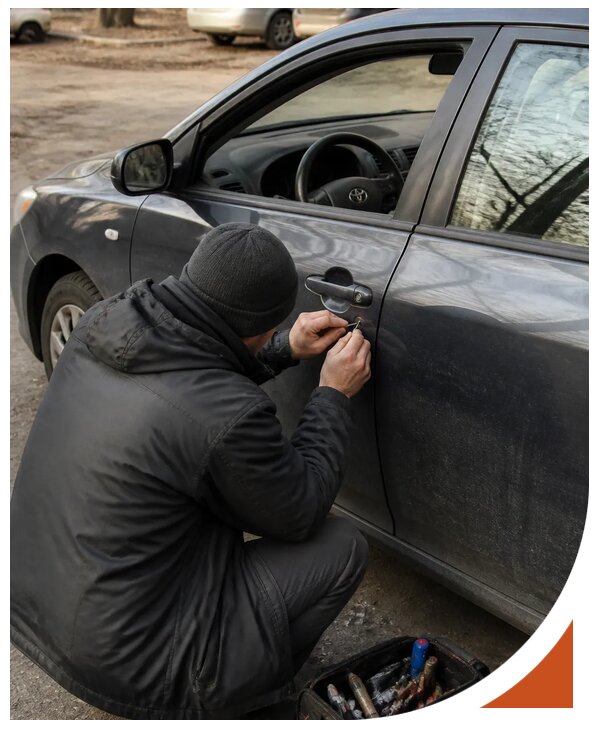 Профессиональное вскрытие автомобиля Тойота без повреждений в Туле